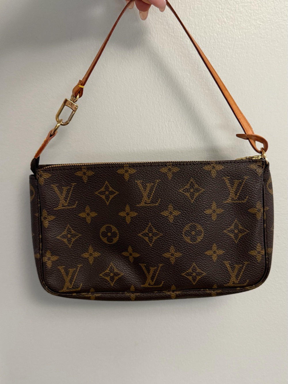 Louis Vuitton Monogram Pochette Shoulder Bag in Brown with Tan Strap - Picture 2 of 16